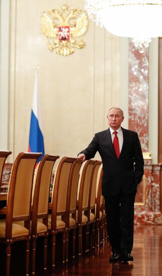 Russia Putin Government Resignation