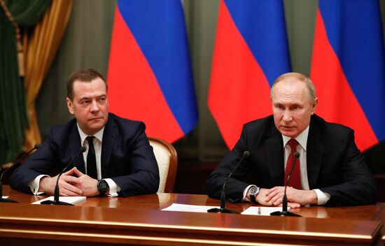 Russia Putin Government Resignation