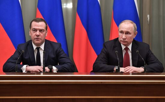 Russia Putin Government Resignation