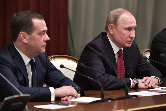 Russia Putin Government Resignation