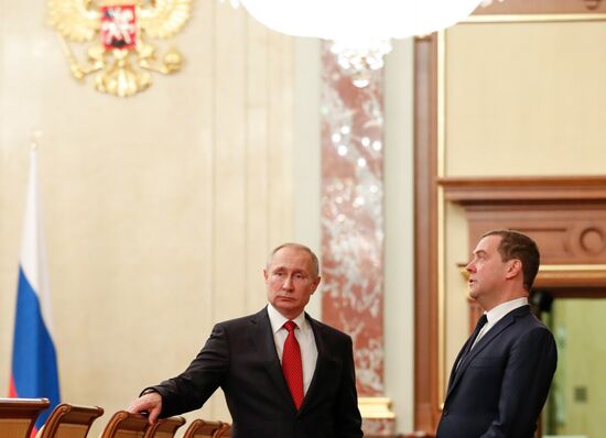 Russia Putin Government Resignation