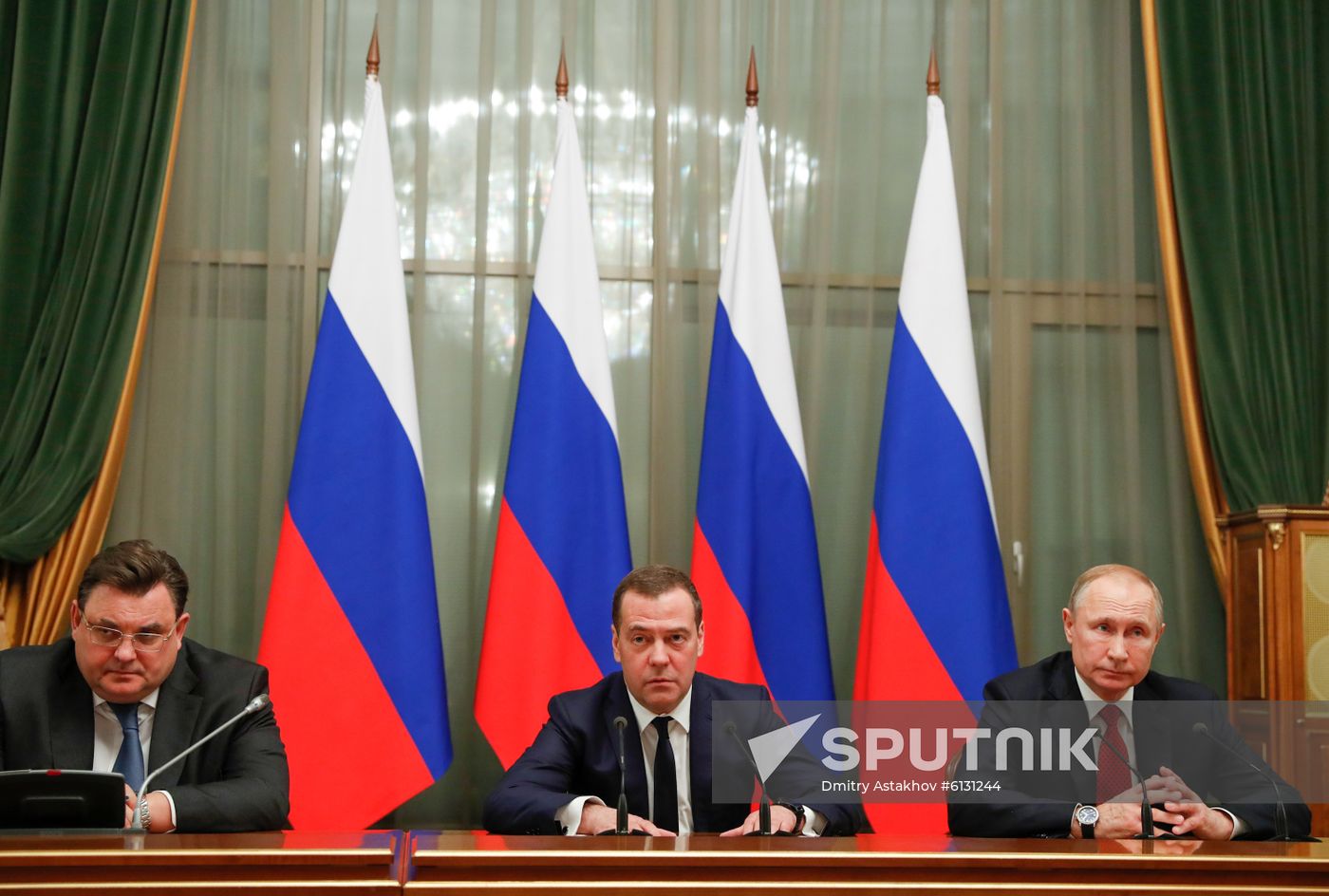 Russia Putin Government Resignation