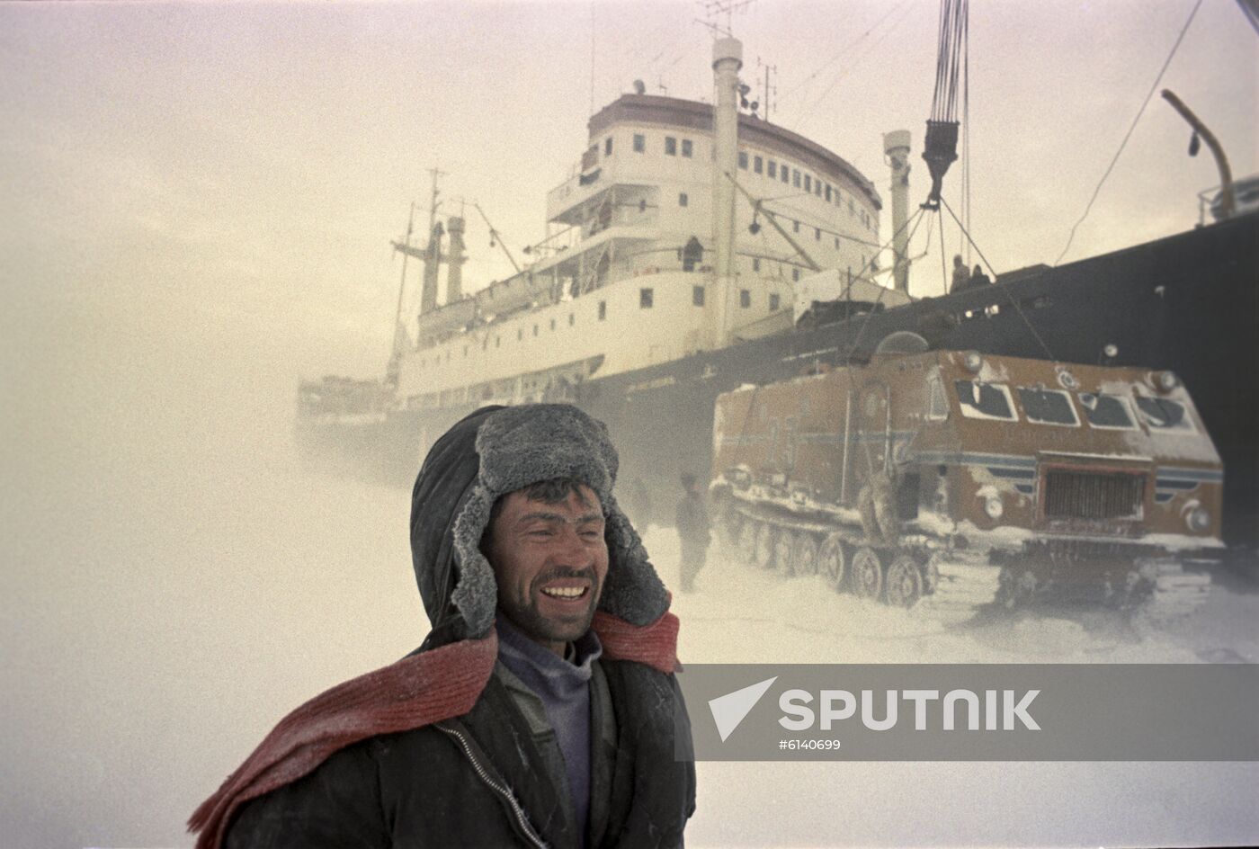 Diesel-electric ship Ob in Antarctica