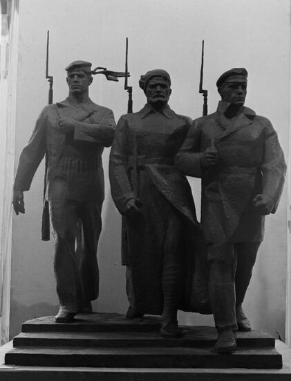 Sculptural composition October by Pyotr Verkhovsky