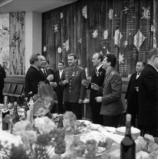 Leonid Brezhnev receives Soviet cosmonauts