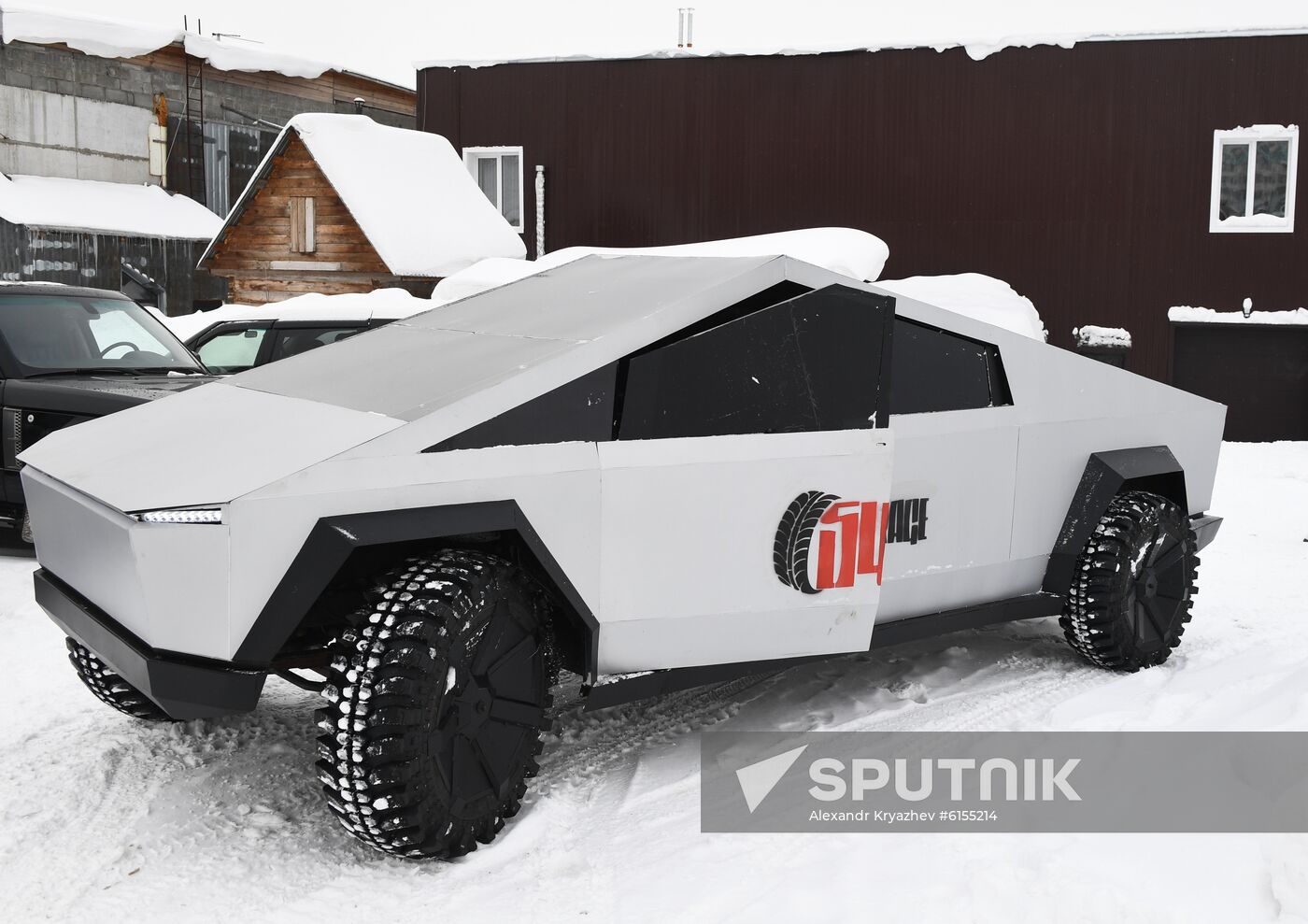 Russia Tesla Cybertruck Replica