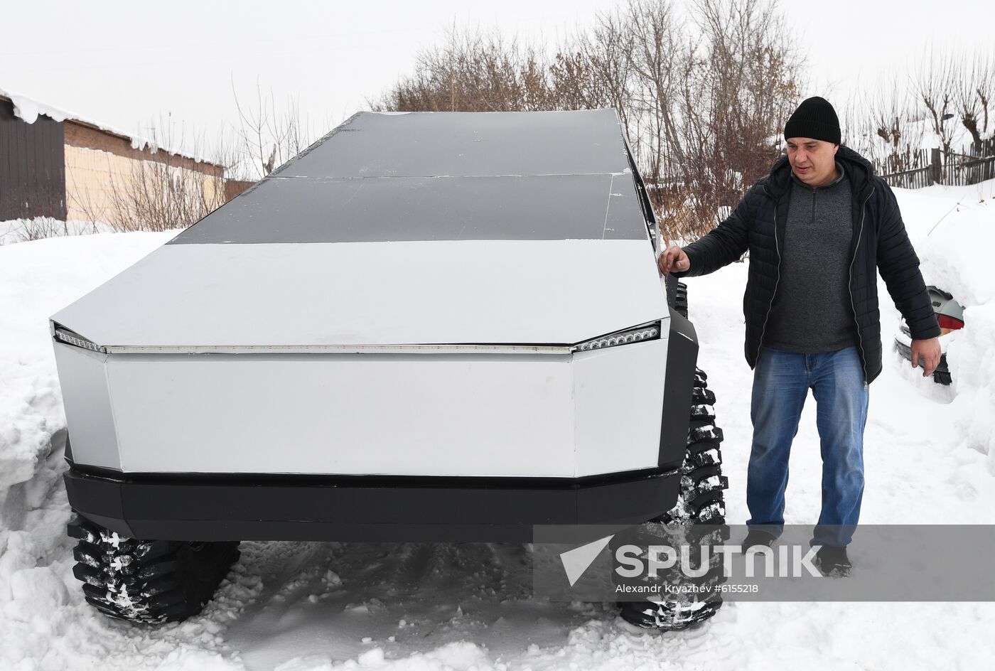Russia Tesla Cybertruck Replica
