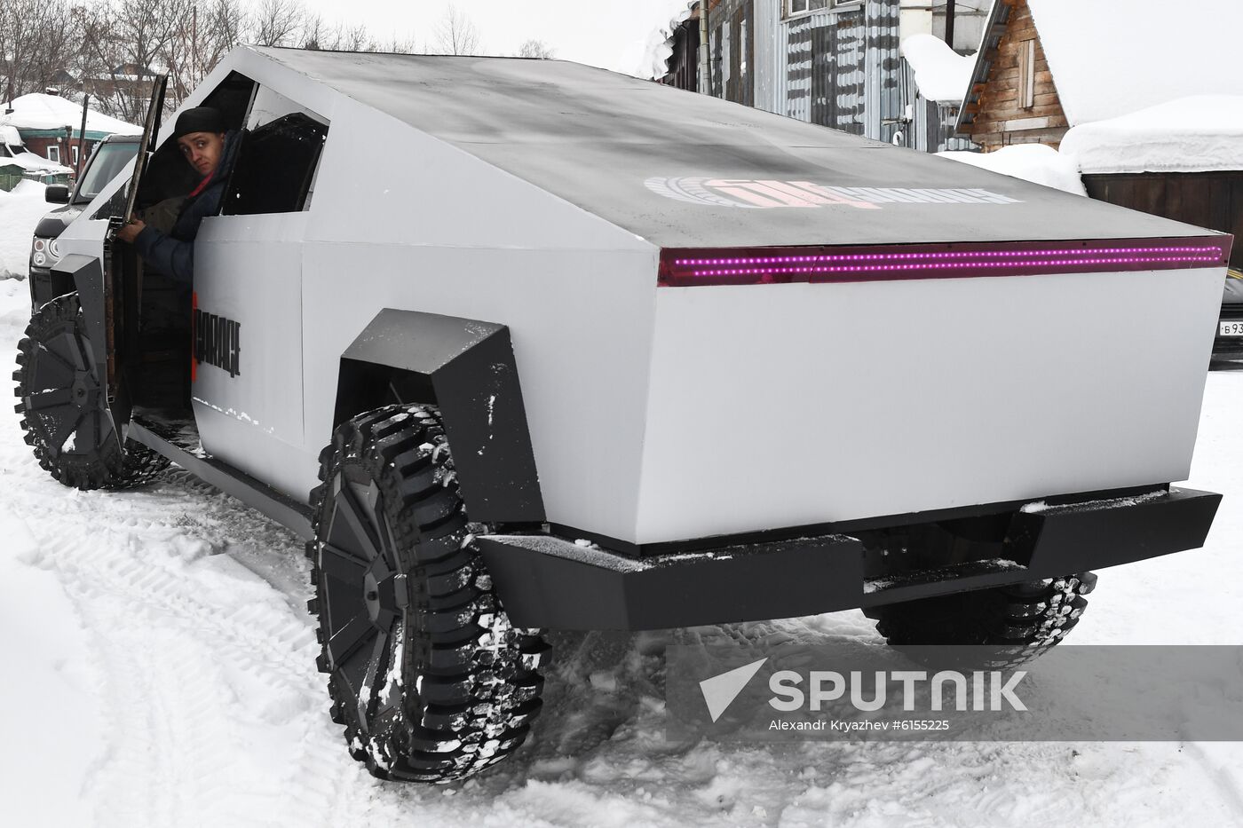 Russia Tesla Cybertruck Replica