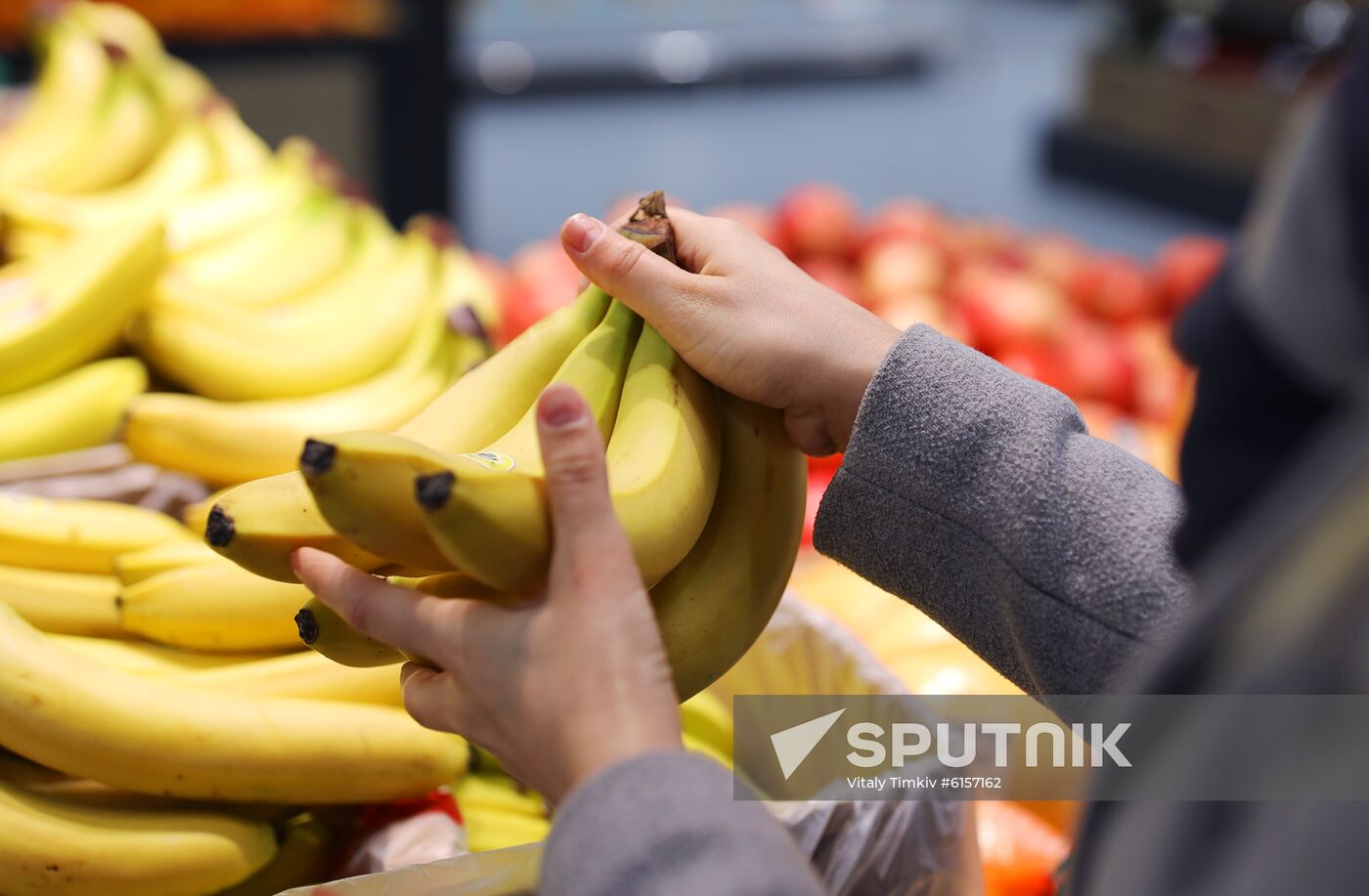 Magnit store suspended imports of fruits and vegetables from China