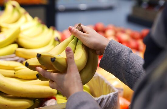 Magnit store suspended imports of fruits and vegetables from China