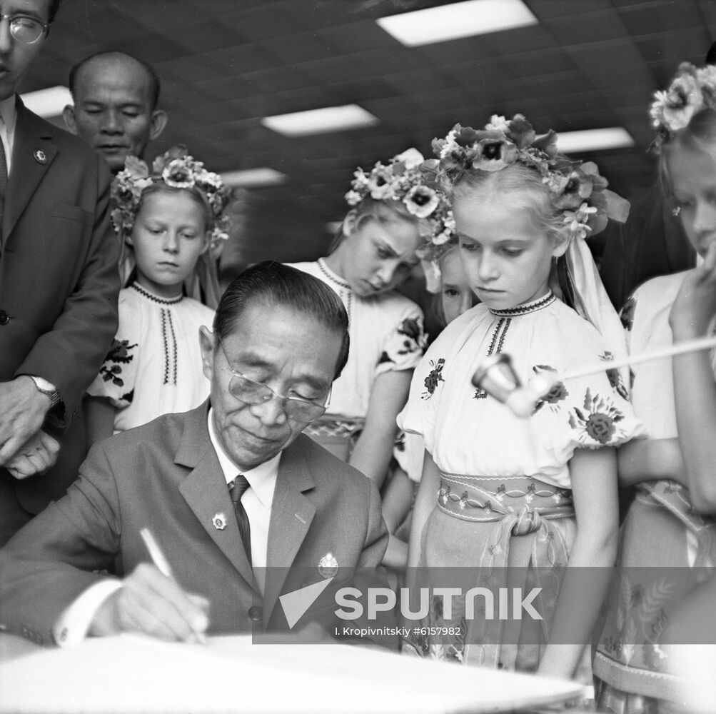 Parliamentary delegation of Kingdom of Cambodia visits USSR