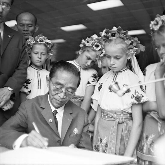 Parliamentary delegation of Kingdom of Cambodia visits USSR