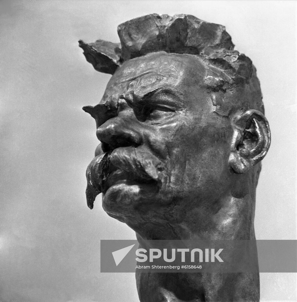 Maxim Gorky by Ivan Shadr