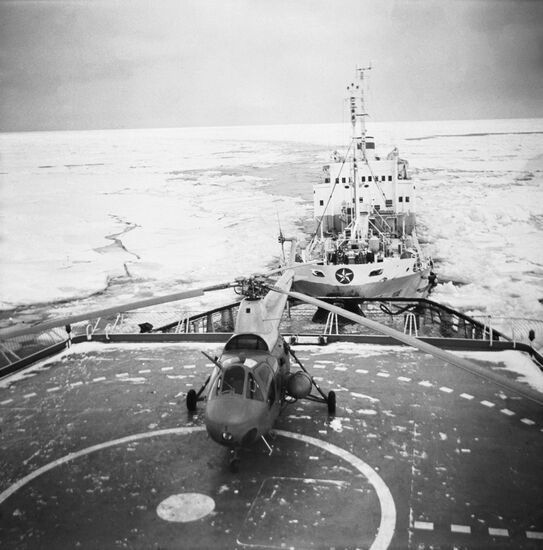 The Kiev diesel icebreaker
