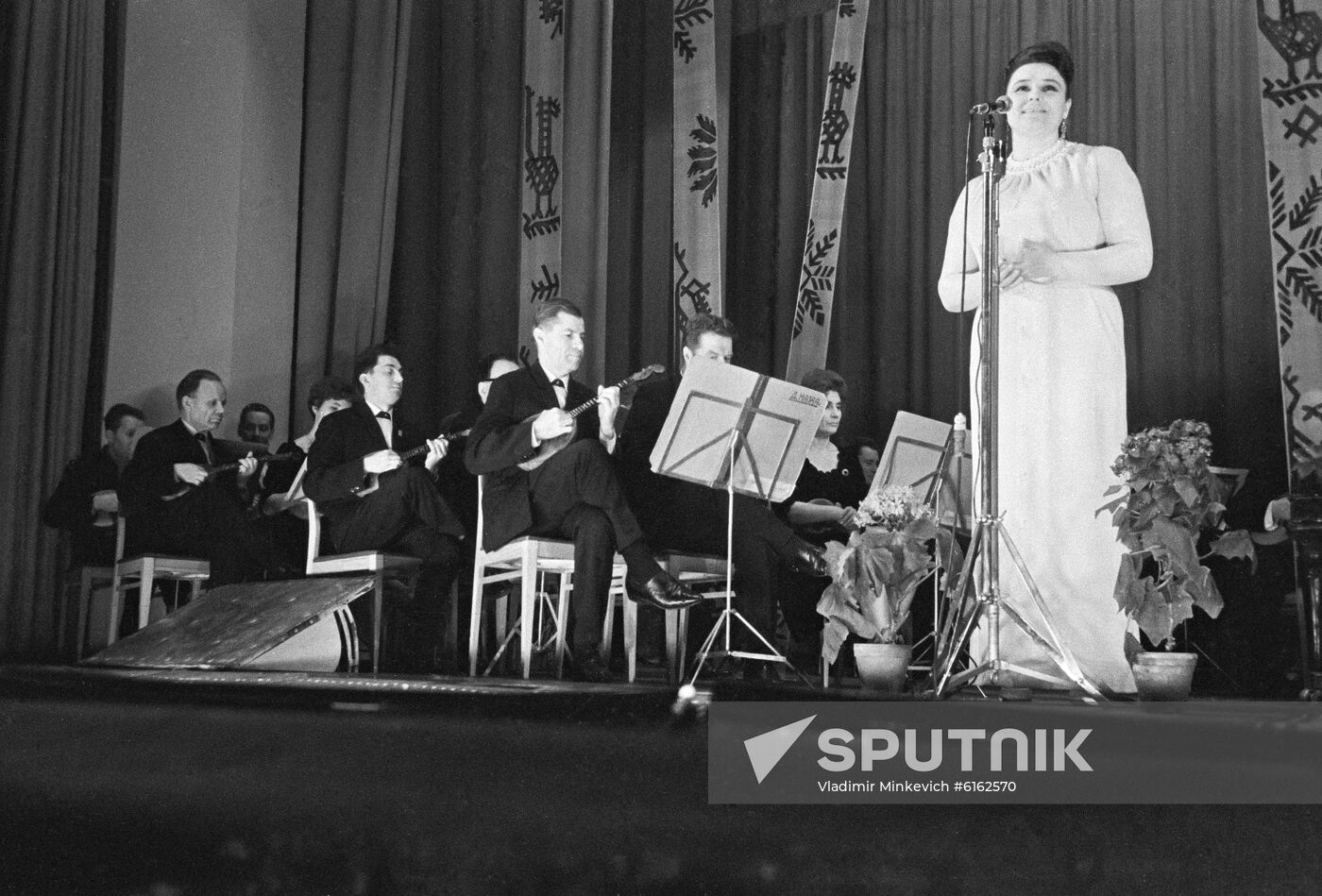 Soviet singer Lyudmila Zykina