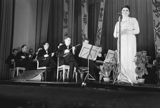 Soviet singer Lyudmila Zykina