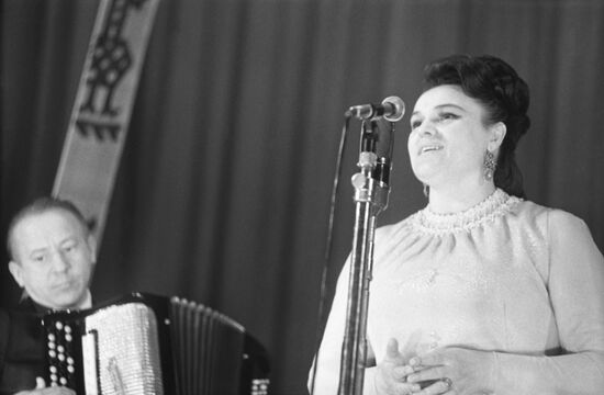 Soviet singer Lyudmila Zykina