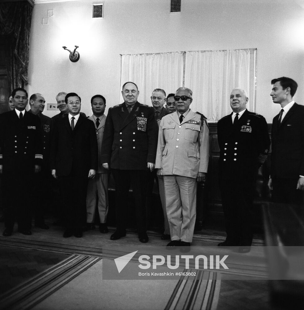 Kingdom of Cambodia military delegation visits USSR