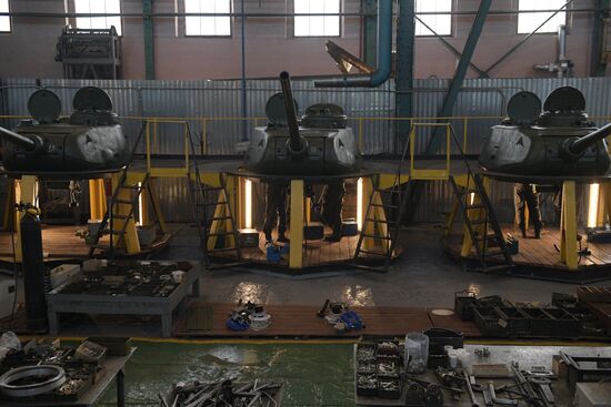 Russia WWII Tank Restoration 