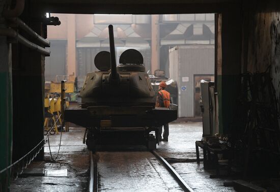 Russia WWII Tank Restoration 