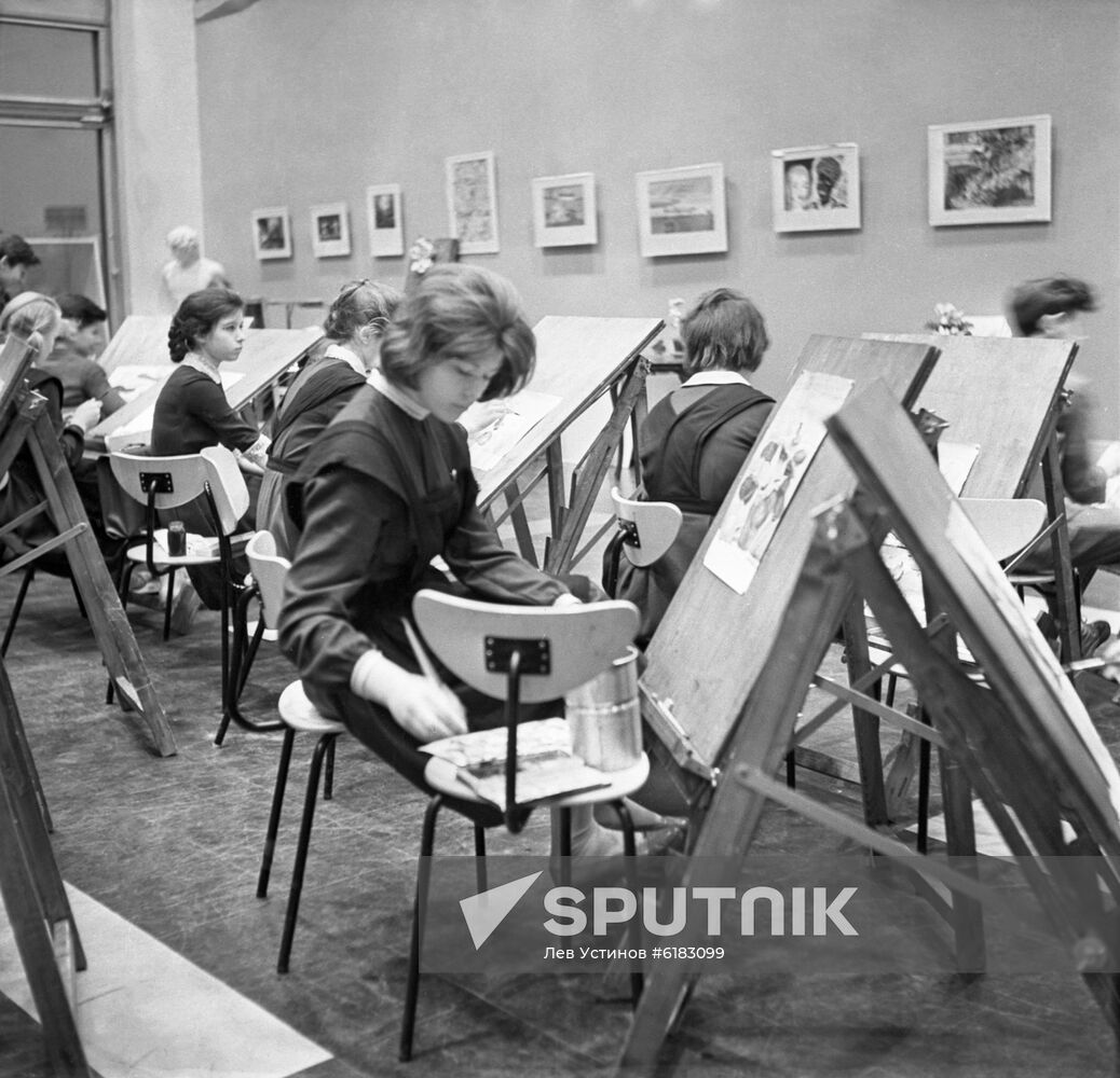 Moscow City Palace of Young Pioneers and School Students on Lenin Hills