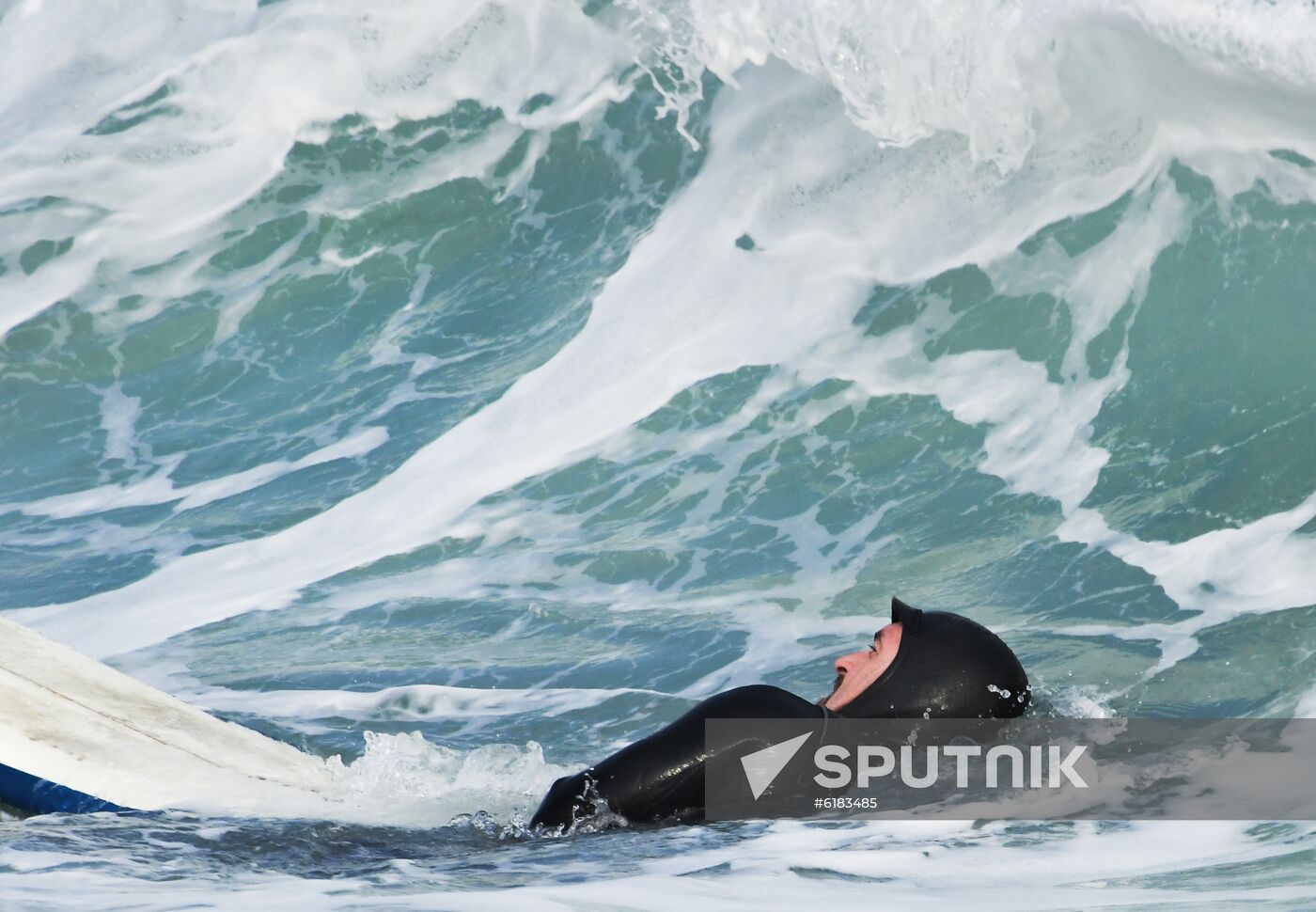Russia Winter Surfing