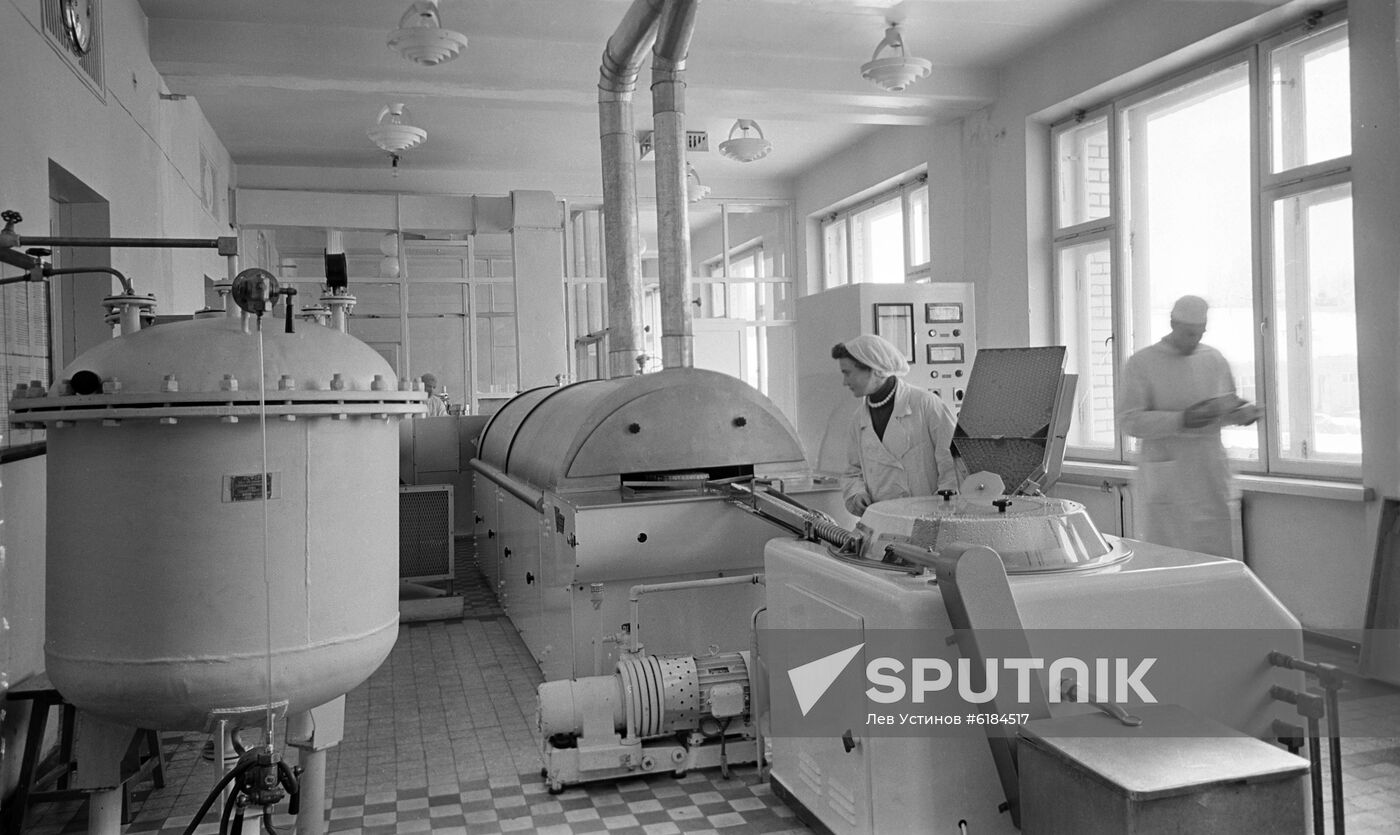 USSR Academy of Medical Sciences' Institute of Poliomyelitis and Viral Encephalitis