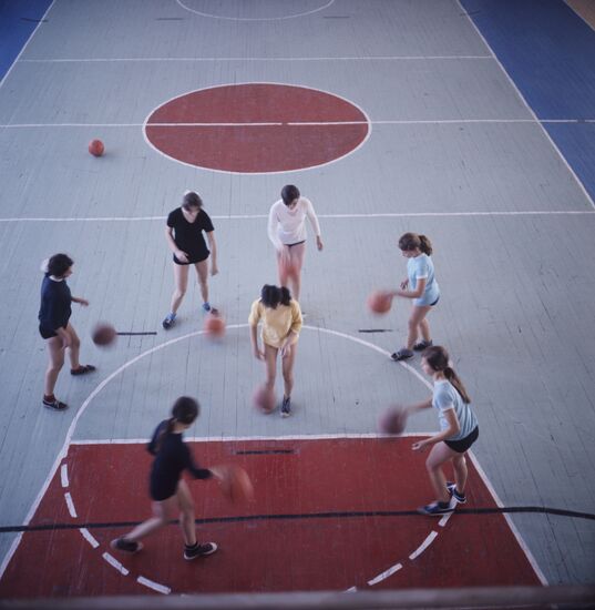 Basketball club members train in Sumgait
