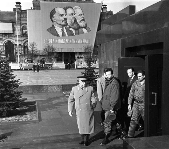 Fidel Castro visits USSR