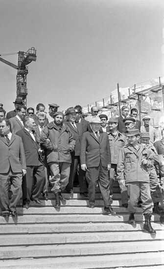 Fidel Castro visits USSR