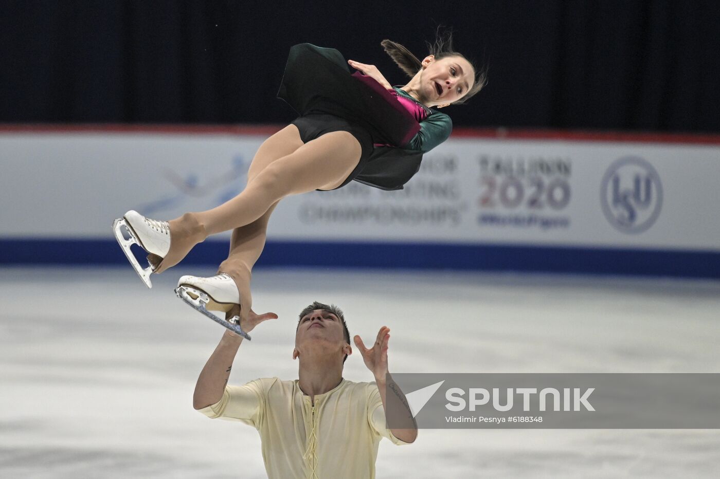 Estonia Figure Skating Worlds Junior Pairs