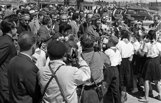 Fidel Castro visits USSR