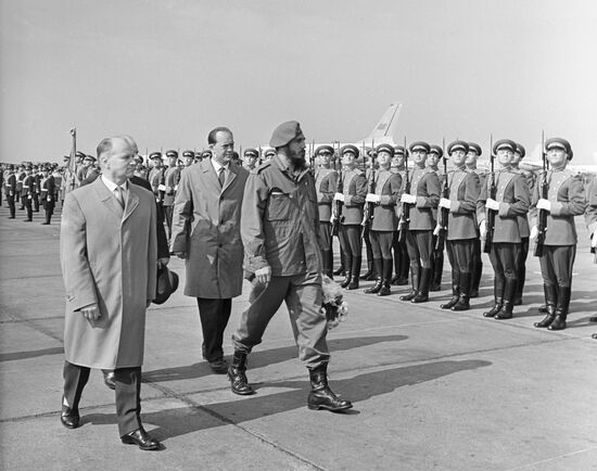 Fidel Castro visits USSR