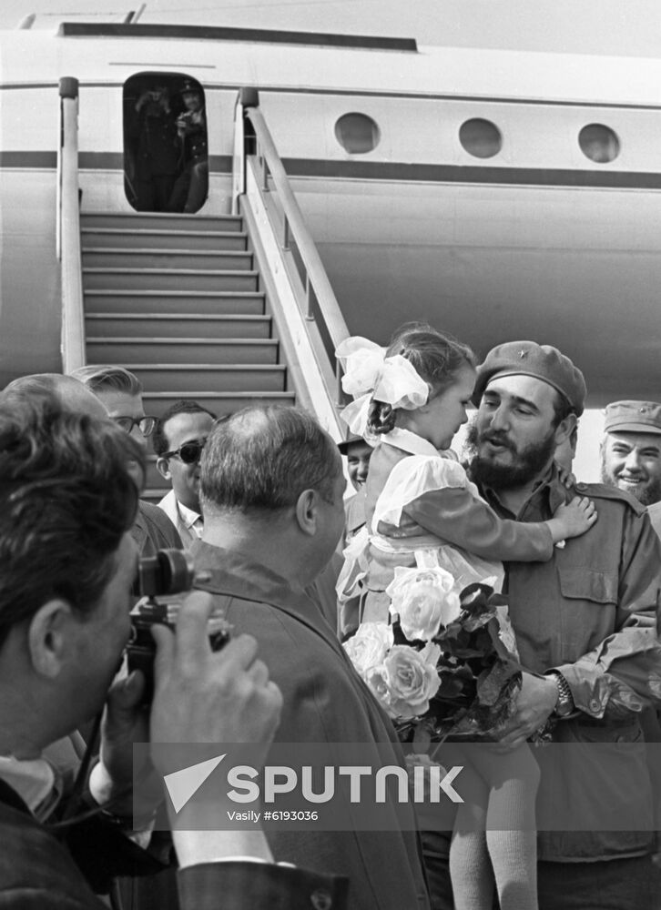 Fidel Castro visits USSR