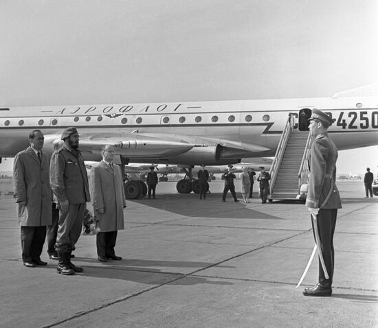 Fidel Castro visits USSR