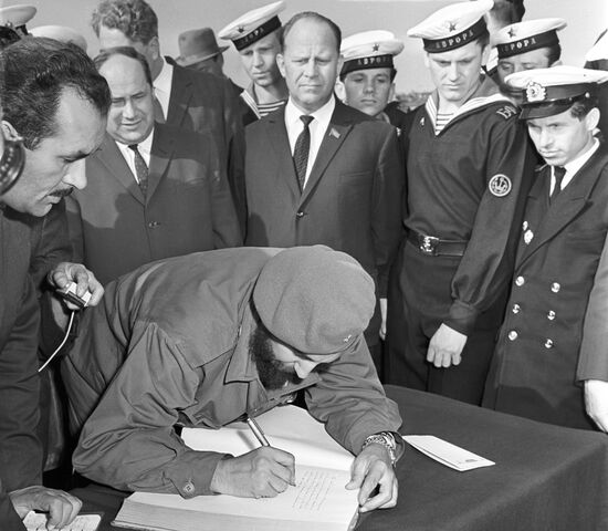 Fidel Castro visits USSR