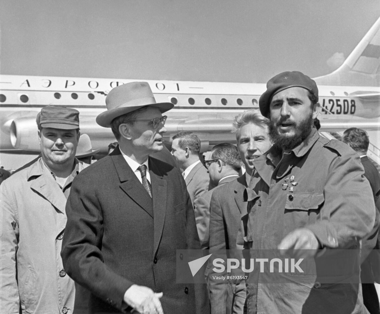 Fidel Castro visits USSR