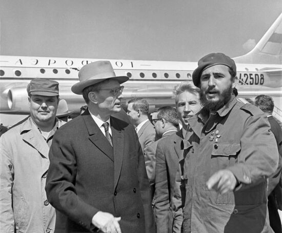 Fidel Castro visits USSR