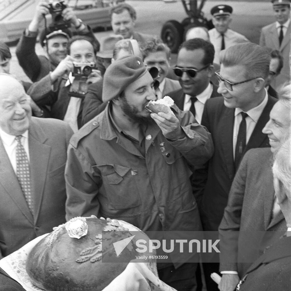 Fidel Castro visits USSR