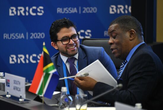 Roundtable discussion “Consumer protection in the era of e-commerce in the BRICS countries”