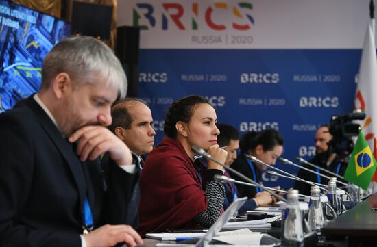 Roundtable discussion “Consumer protection in the era of e-commerce in the BRICS countries”