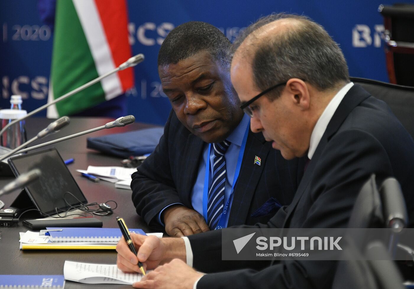 Roundtable discussion “Consumer protection in the era of e-commerce in the BRICS countries”