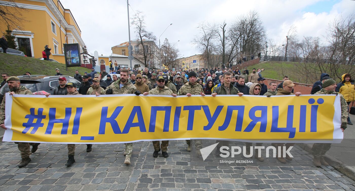  Ukraine Volunteers March