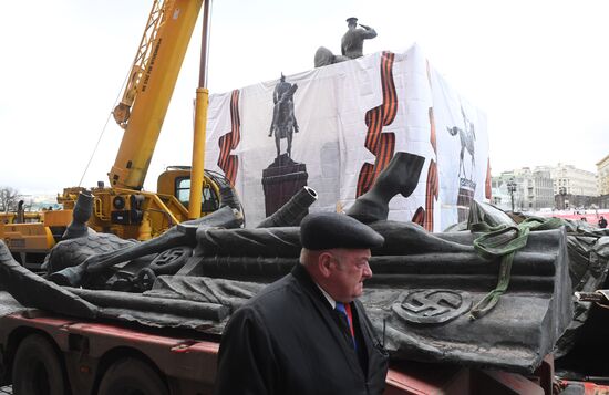 Russia Zhukov Monument Replacement