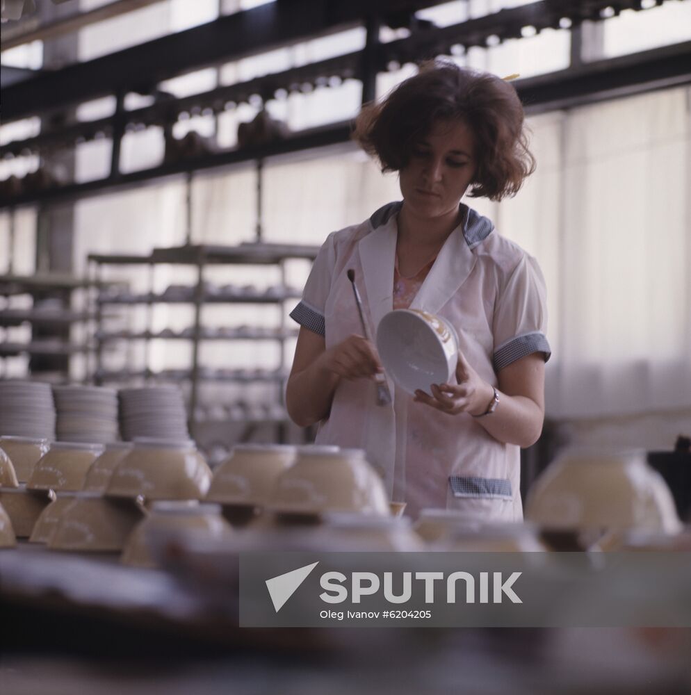 Samarkand porcelain company