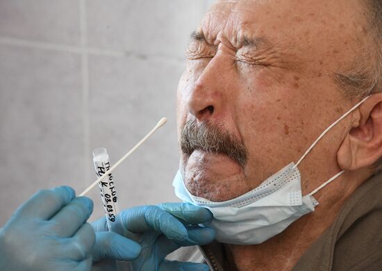 Russia Coronavirus Tests