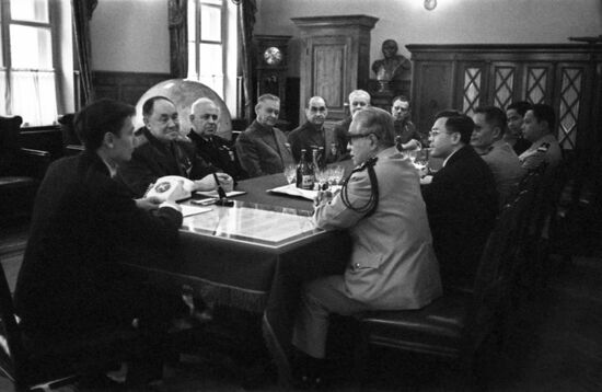 Cambodian military delegation visits Soviet Union