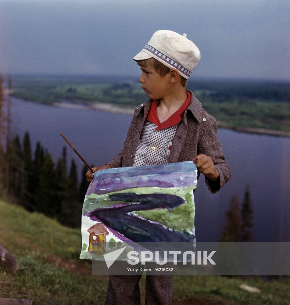 Young artist from Leninskaya Iskra, Kirov region