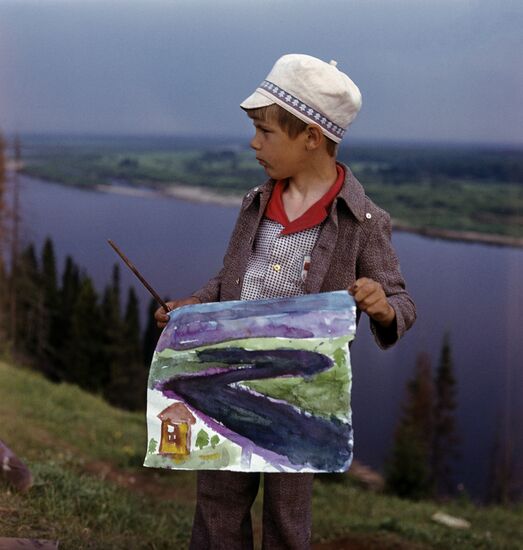 Young artist from Leninskaya Iskra, Kirov region