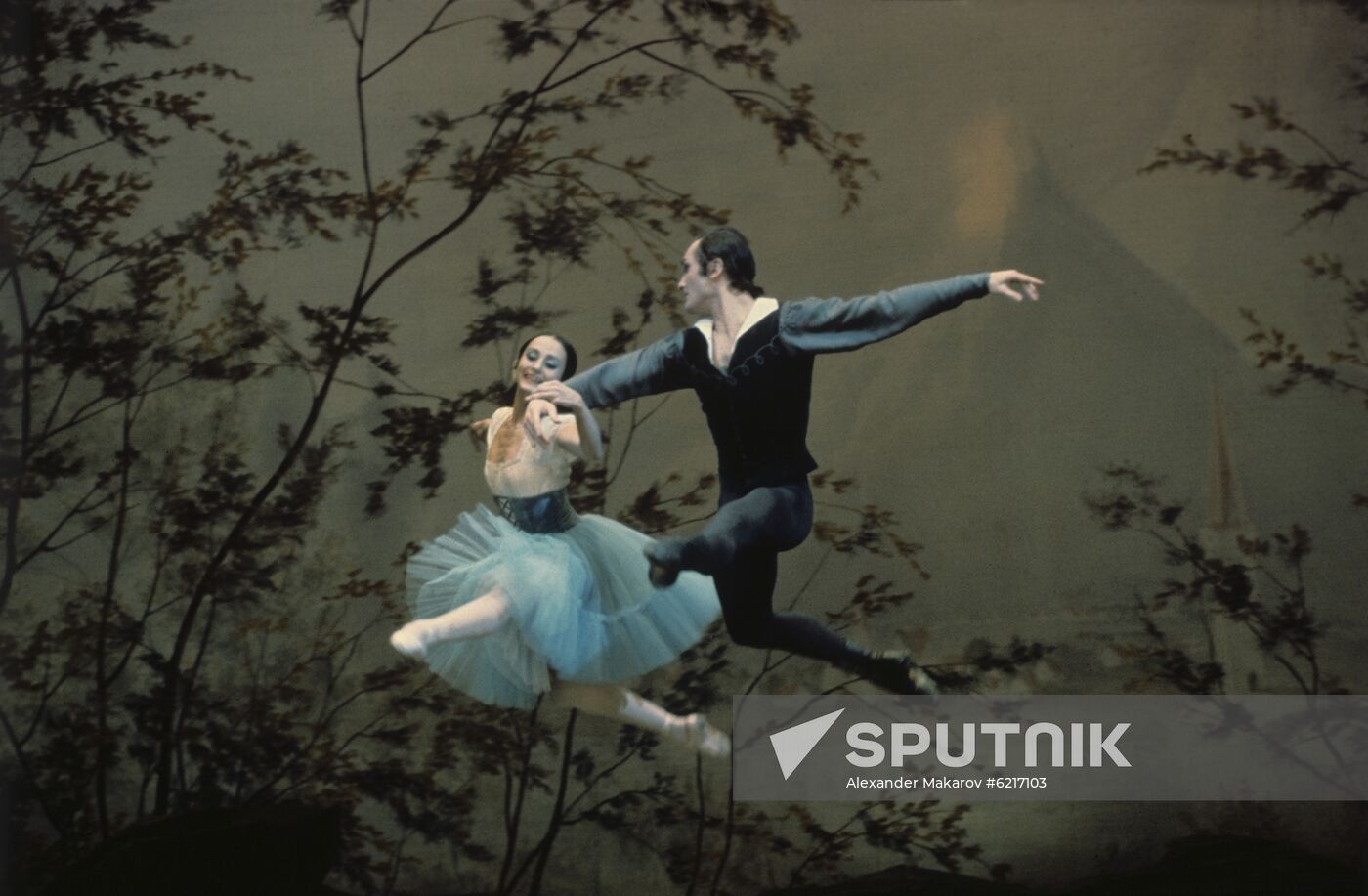 Natalya Bessmertnova and Mikhail Lavrovsky